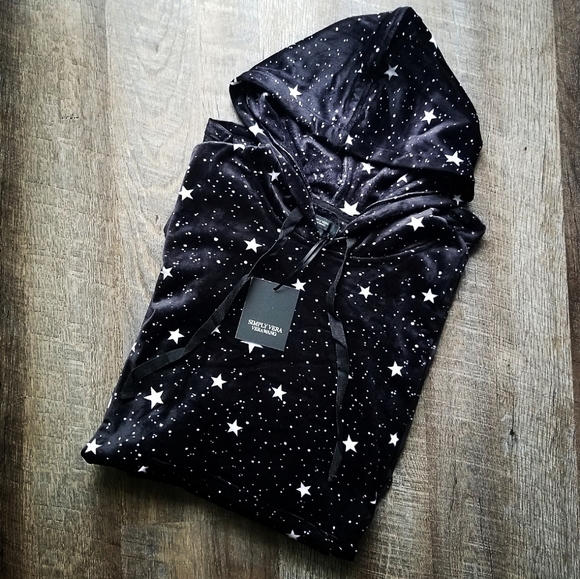 🍒NWT🍒 SIMPLY VERA WANG HOODED SLEEP SHIRT - Picture 2 of 5